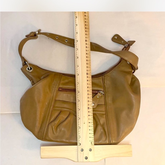 Stone Mountain embossed tan purse. Designer pink lining. - Picture 6 of 6
